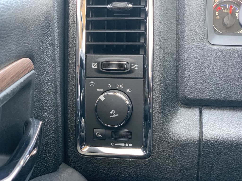 Used 2017 RAM 3500 Laramie AWD/4WD image 16