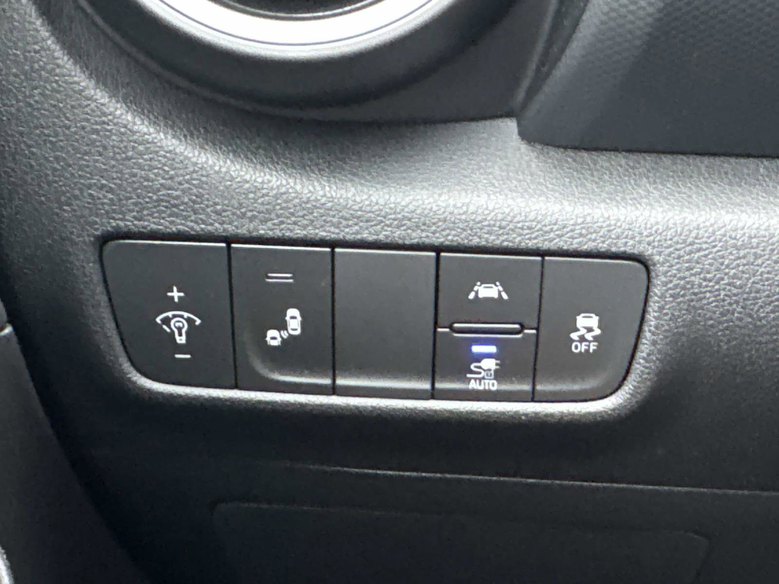 Used 2020 Hyundai Kona Limited image 26