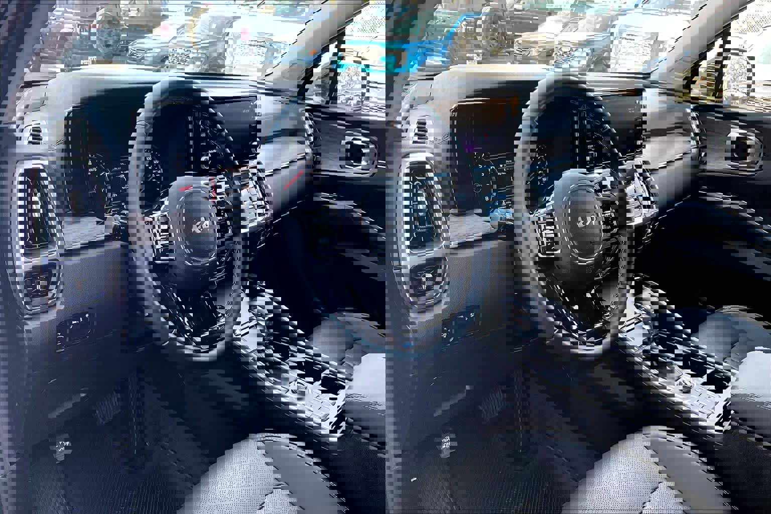 Used 2022 Kia Sorento S image 19