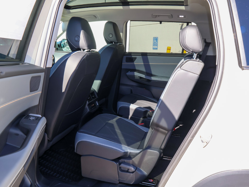 New 2027 Volkswagen Atlas SE AWD/4WD image 16