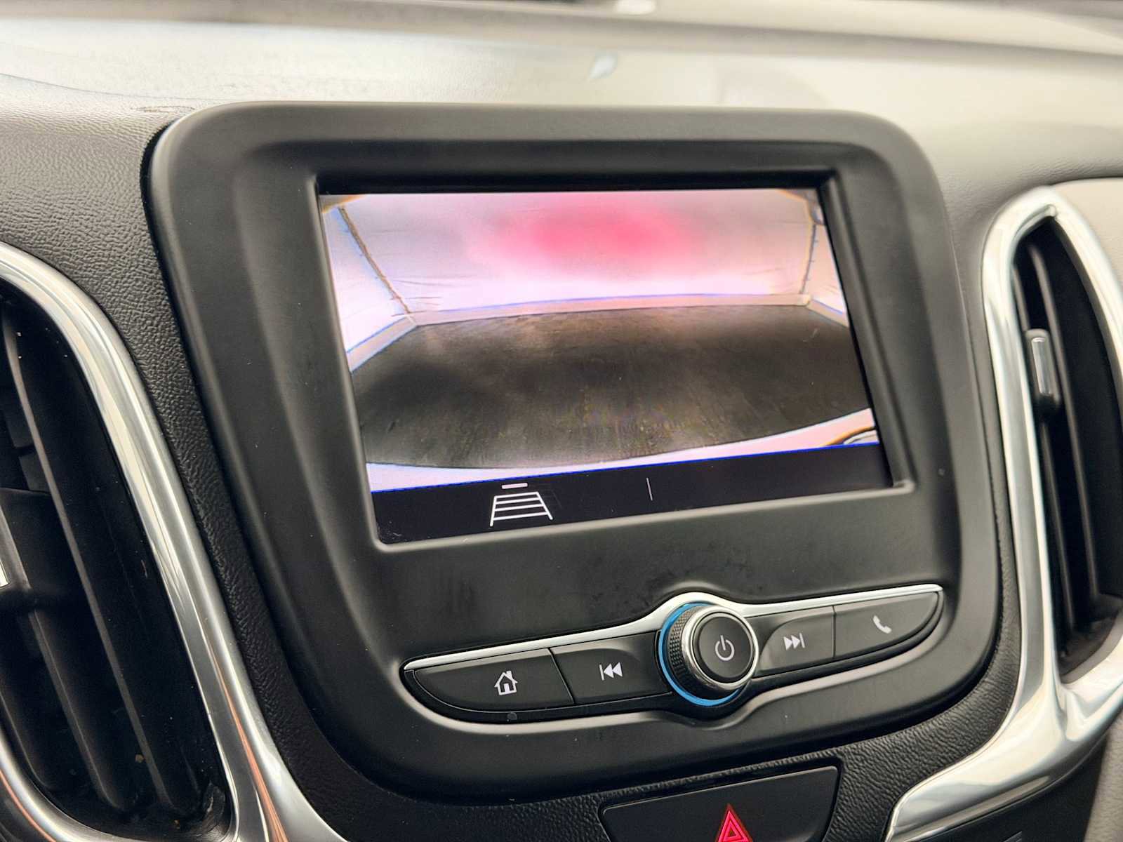 Used 2020 Chevrolet Equinox LT image 29