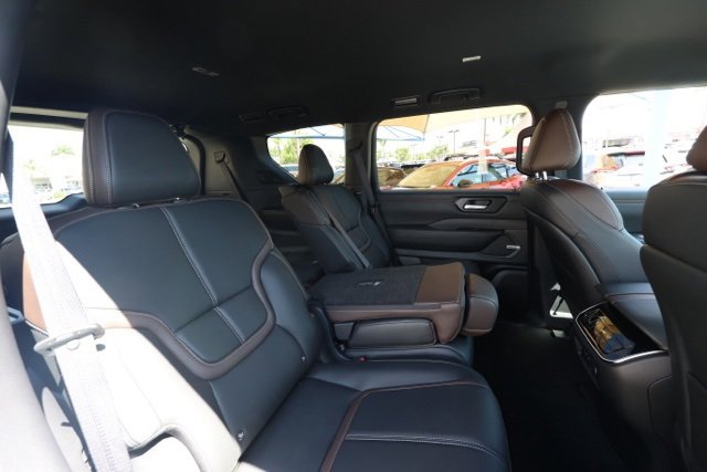 New 2026 Nissan Armada SL image 18