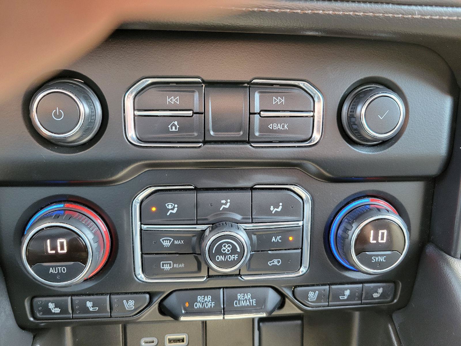 Used 2021 Chevrolet Suburban High Country AWD/4WD image 20