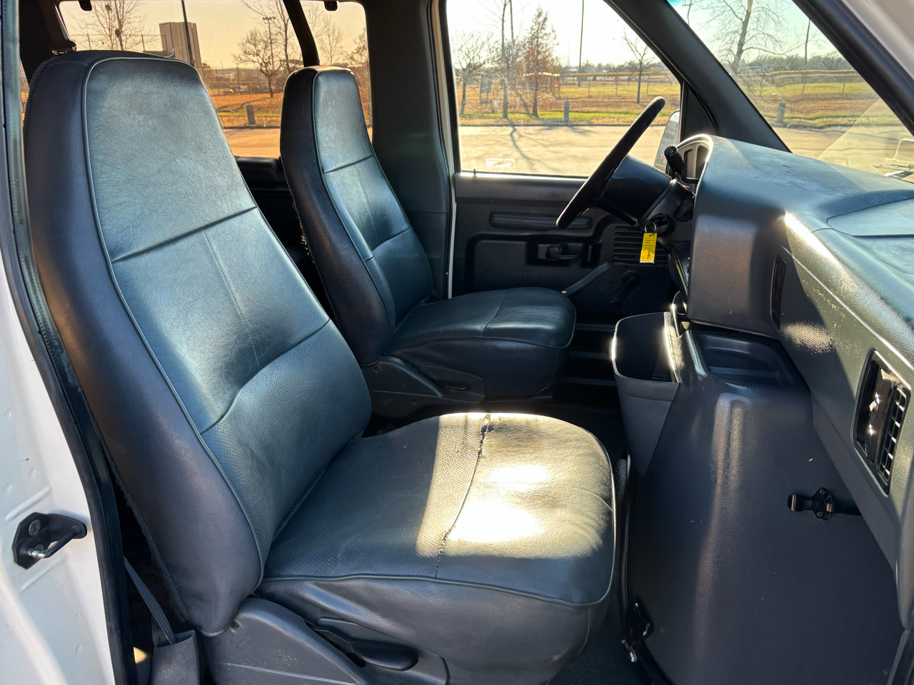 Used 1993 Ford E-350 and Econoline 350 XLT image 8