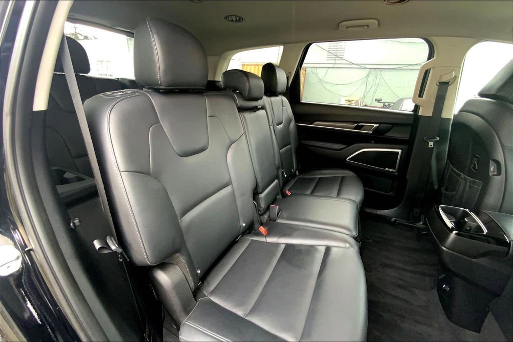 Used 2022 Kia Telluride LX image 19