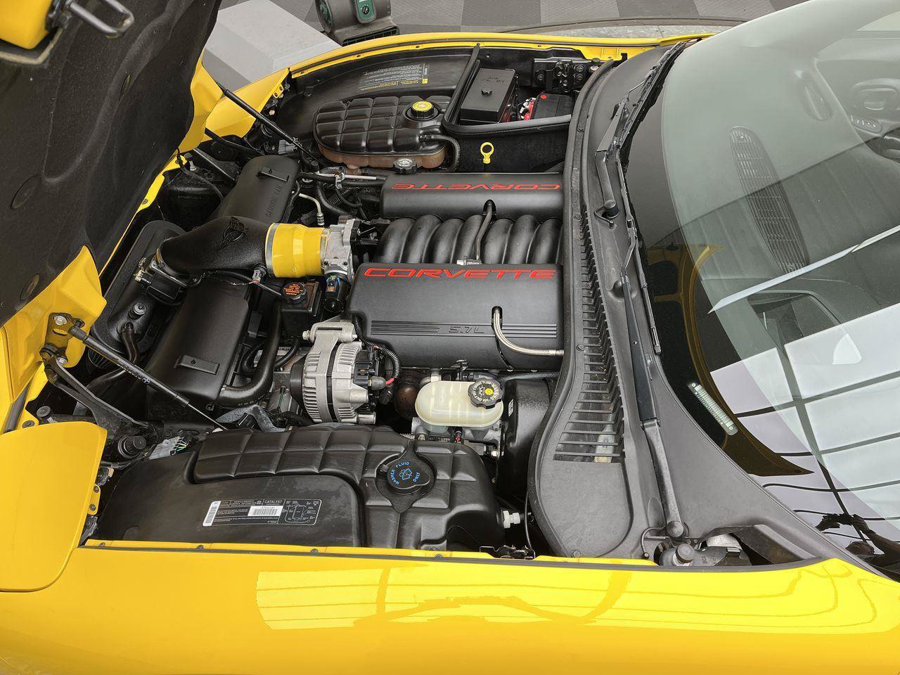 Used 2000 Chevrolet Corvette Coupe w/ Roof Pkg RWD image 21