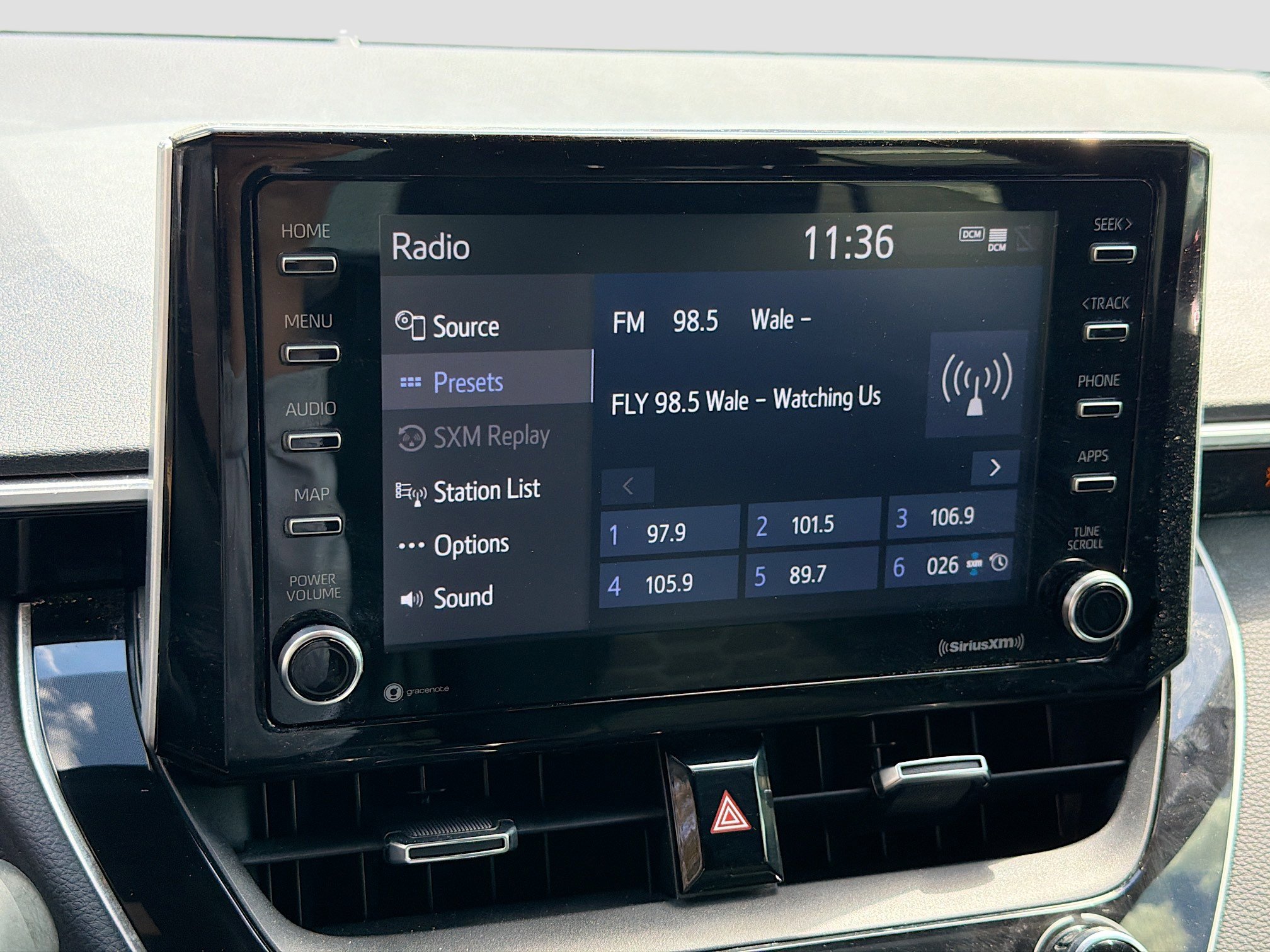 Used 2021 Toyota Corolla SE image 27