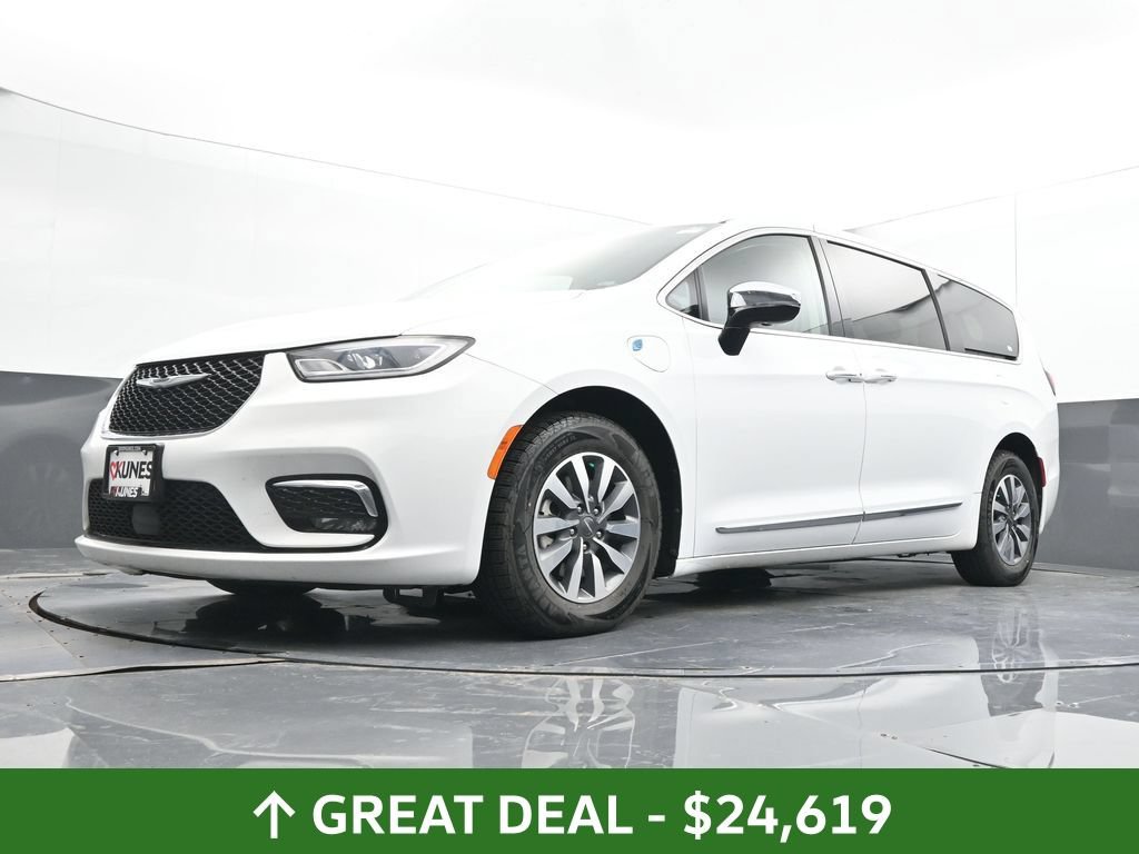 Used 2023 Chrysler Pacifica Limited FWD image 50