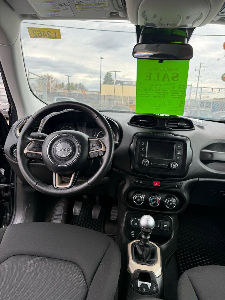 Used 2016 Jeep Renegade Latitude w/ Cold Weather Group image 9