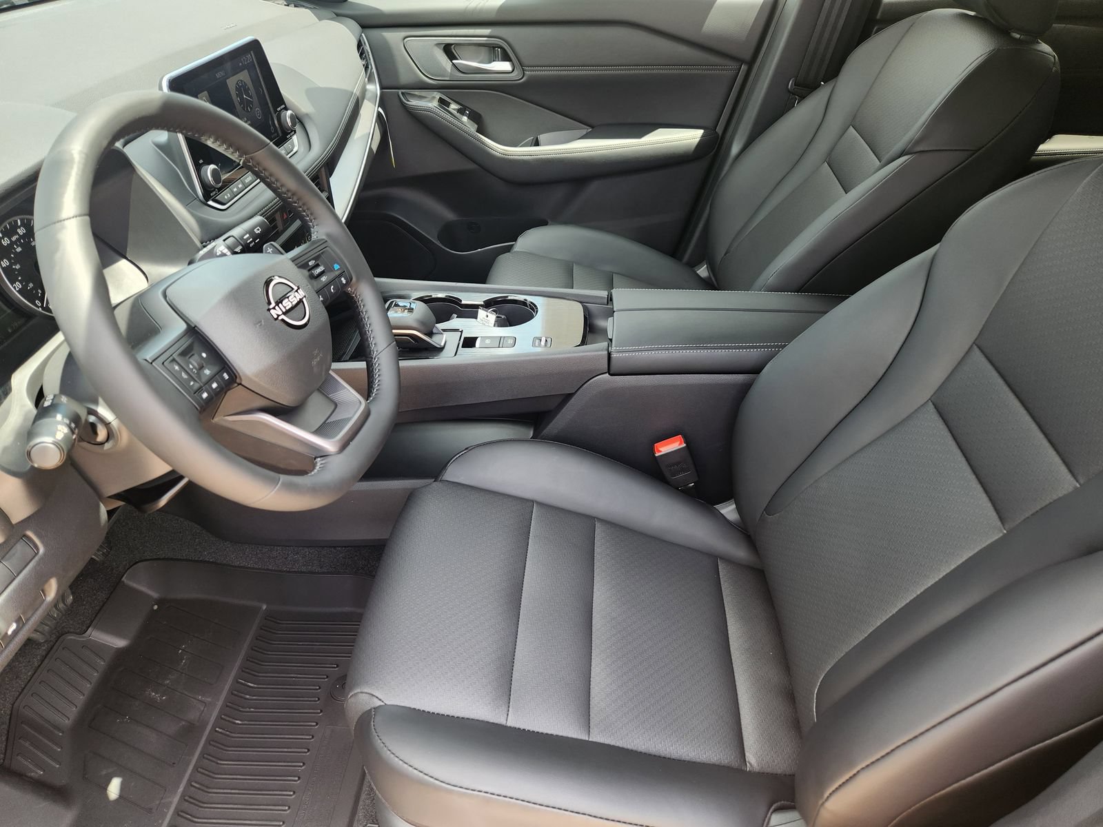 New 2026 Nissan Rogue Dark Armor FWD image 12
