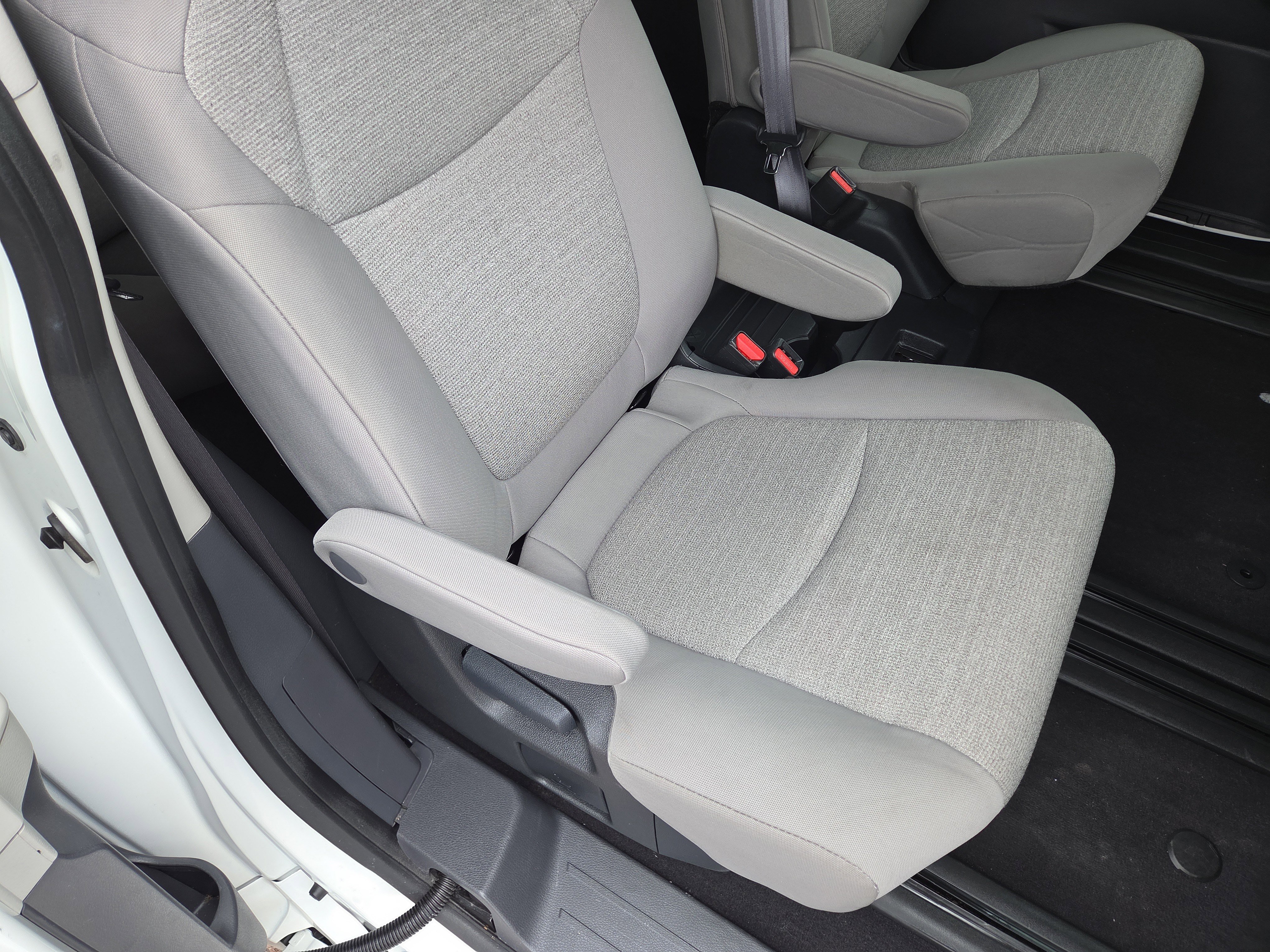 Certified 2024 Toyota Sienna LE image 19