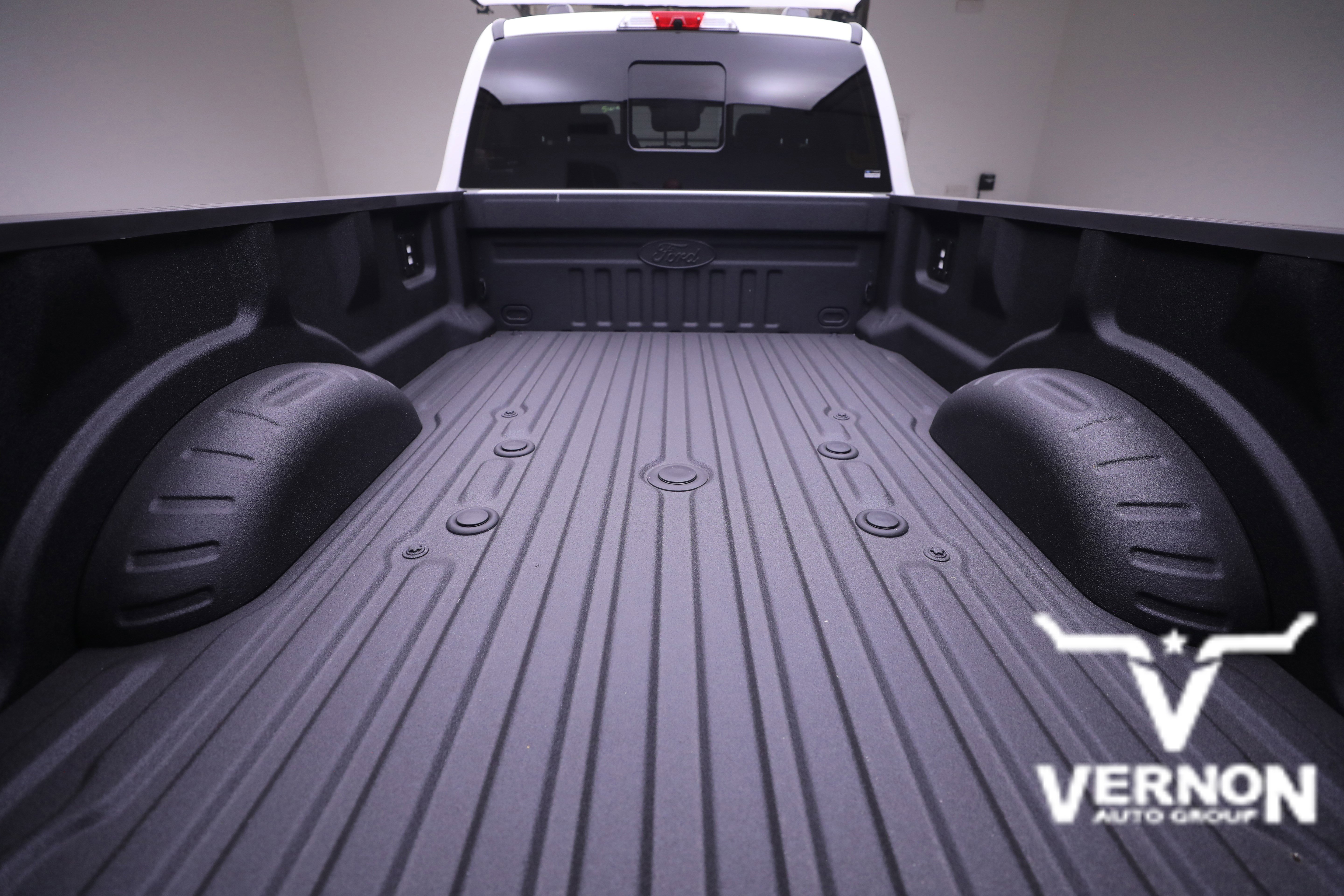 New 2026 Ford F250 Lariat w/ Black Appearance Package image 52