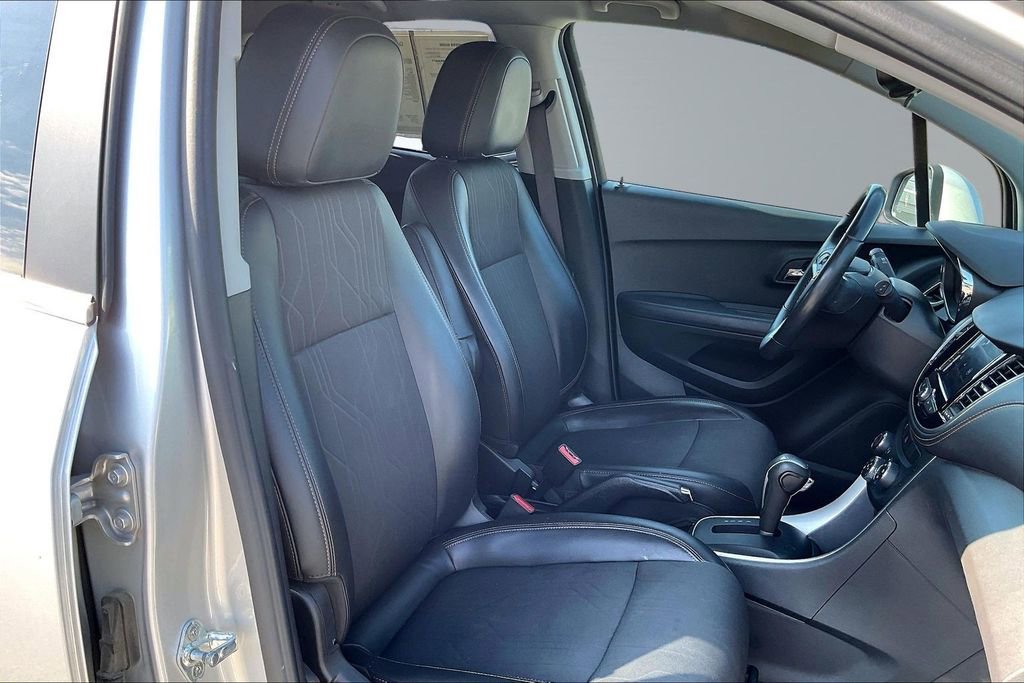 Used 2020 Chevrolet Trax LT w/ LT Convenience Package FWD image 7