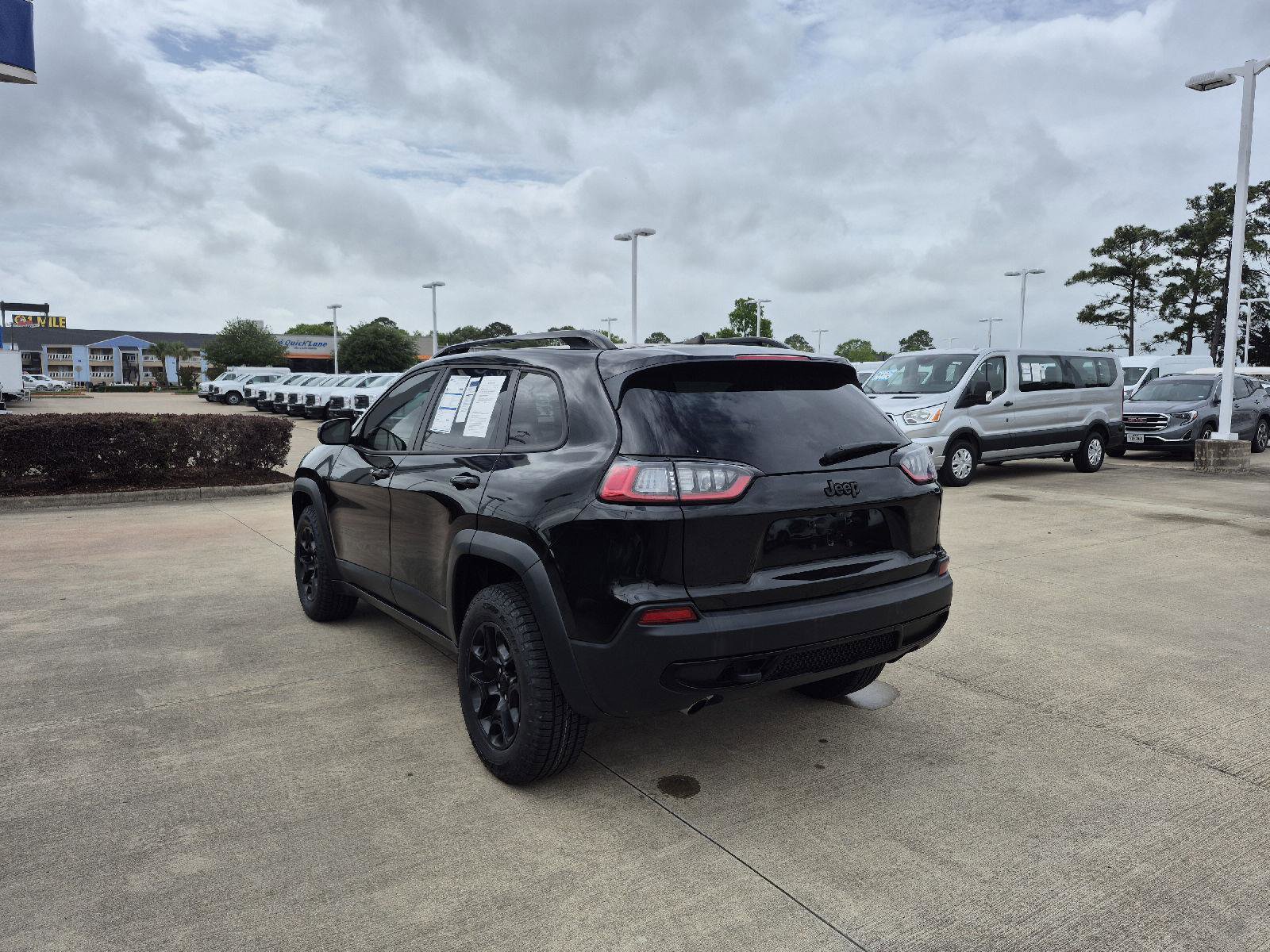 Used 2022 Jeep Cherokee Latitude AWD/4WD image 15