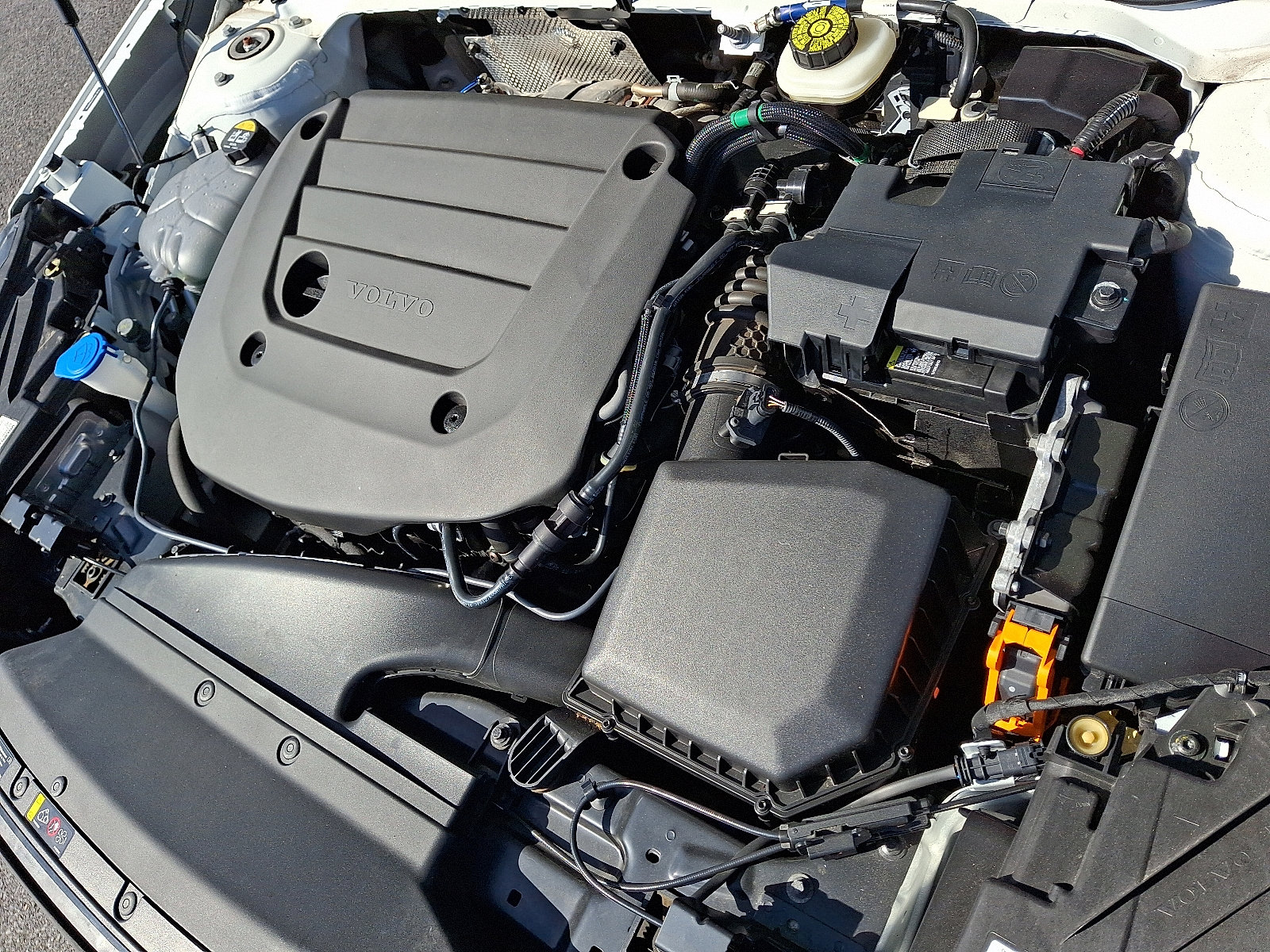 Used 2023 Volvo XC40 B5 Plus w/ Driver Assist Package image 28