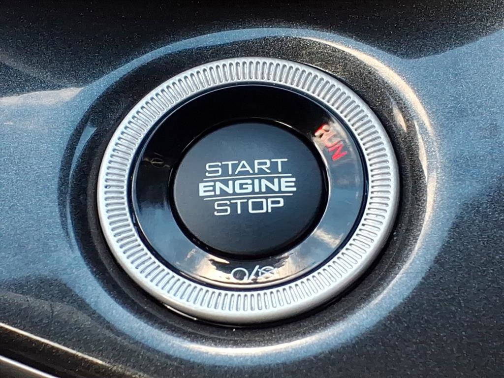 Used 2023 Jeep Grand Cherokee L Laredo image 18