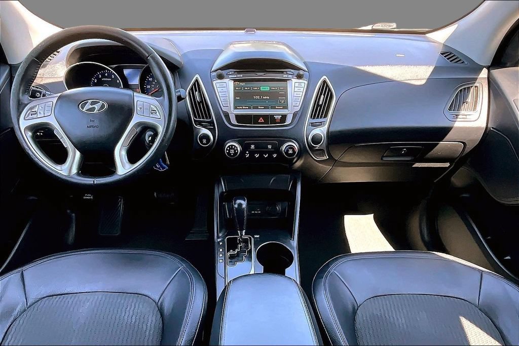 Used 2011 Hyundai Tucson GLS w/ Navigation Pkg 2 FWD image 9