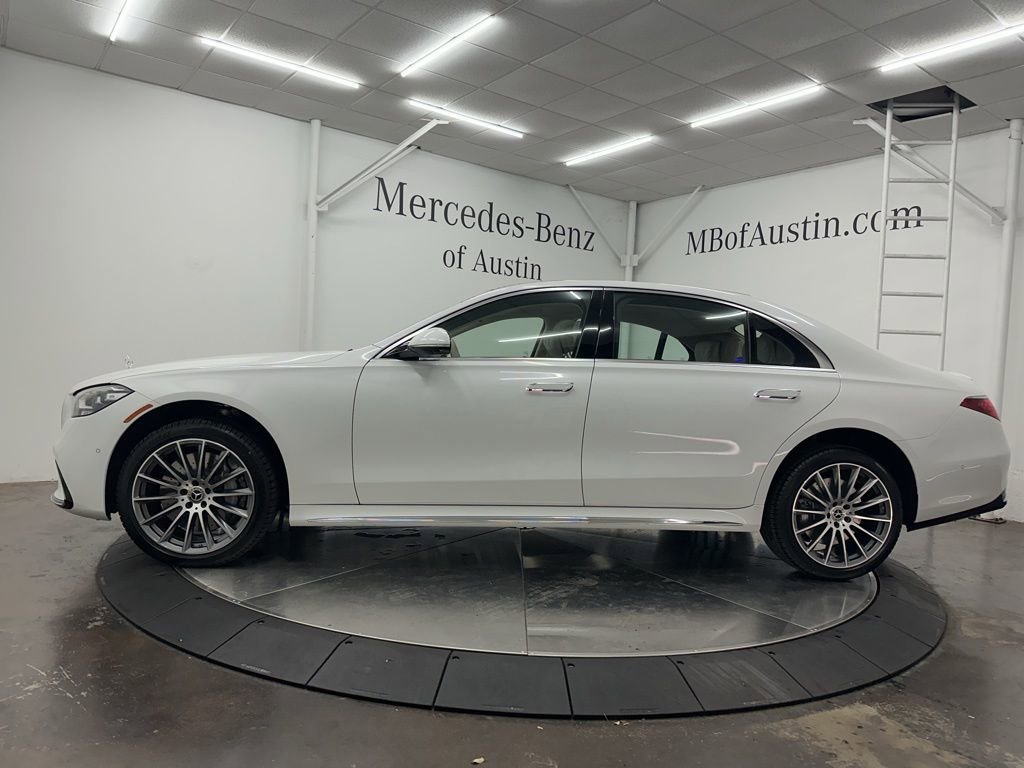 Used 2025 Mercedes-Benz S 580 4MATIC Sedan image 4