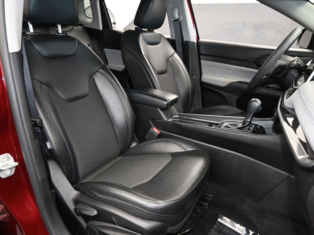 Used 2022 Jeep Compass Latitude image 38