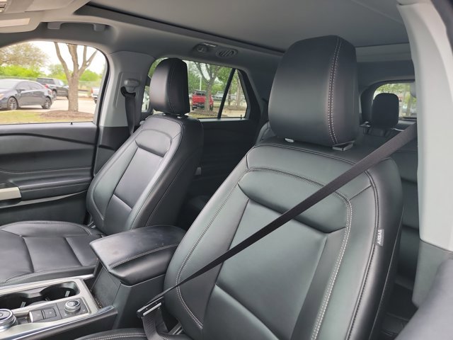 Used 2024 Ford Explorer XLT w/ Equipment Group 202A image 13