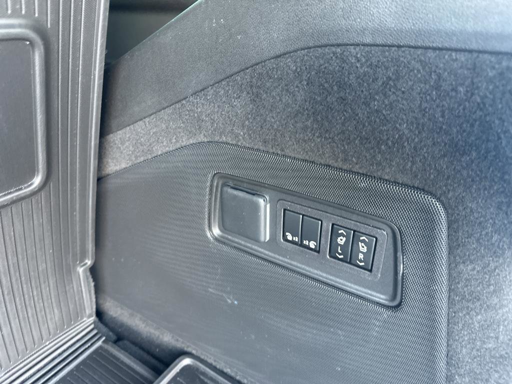 Used 2023 Cadillac Escalade Sport Platinum image 15