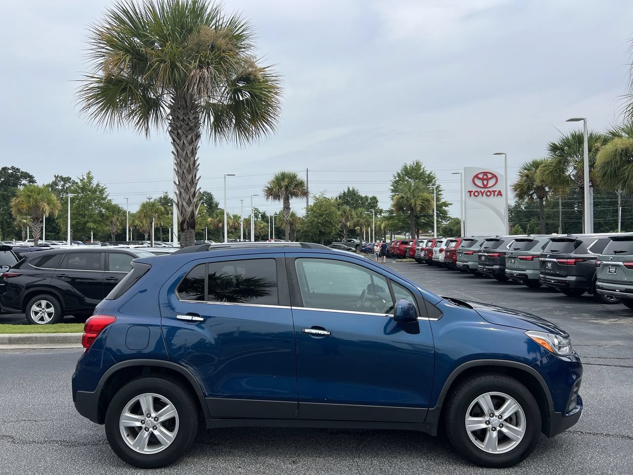 Used 2019 Chevrolet Trax LT w/ LT Convenience Package FWD image 11