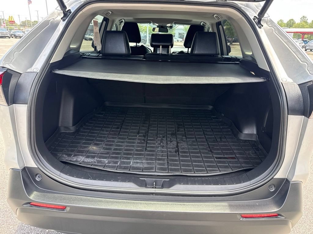 Used 2022 Toyota RAV4 XLE Premium AWD/4WD image 19