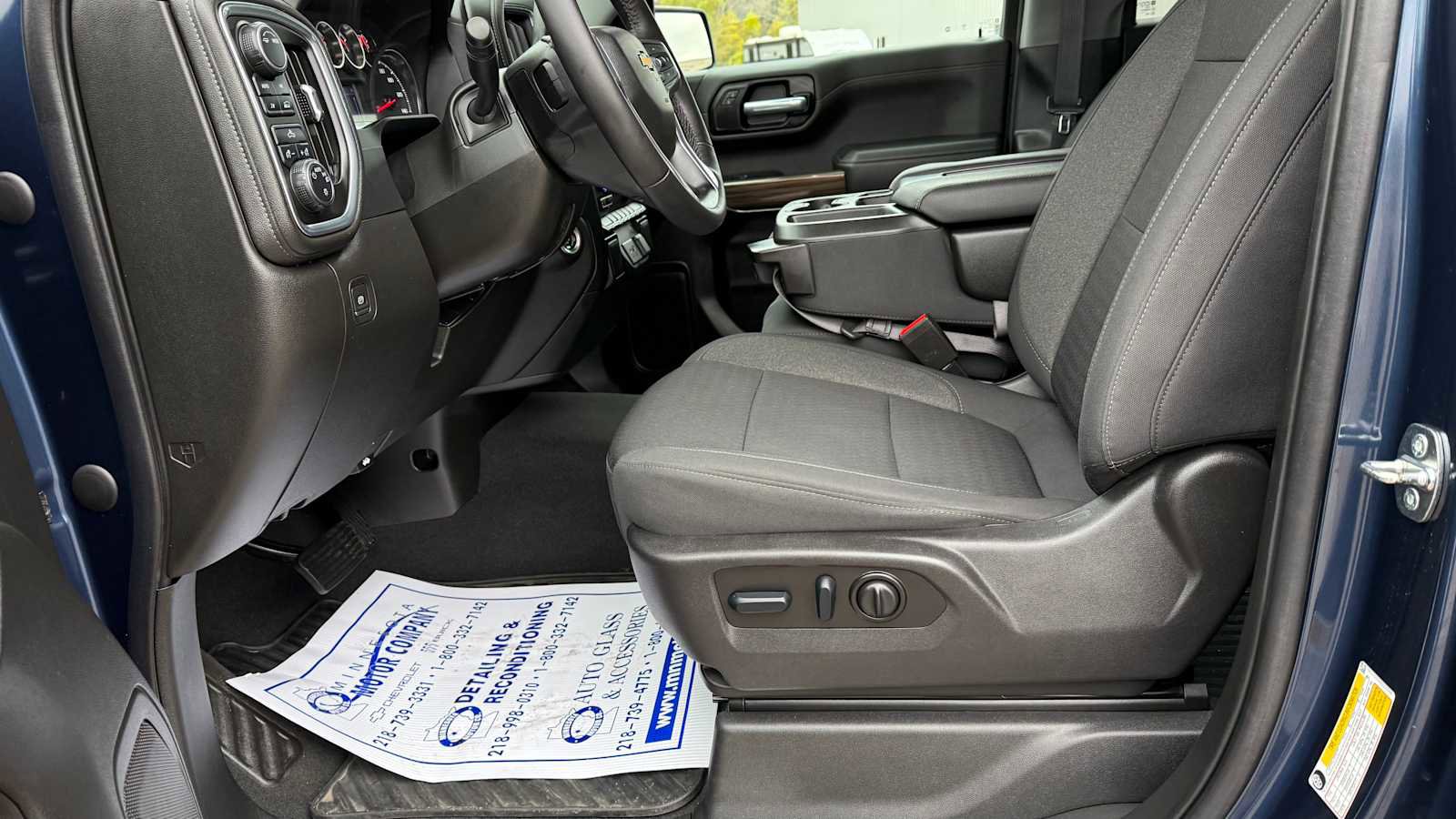 Used 2022 Chevrolet Silverado 1500 LT image 7