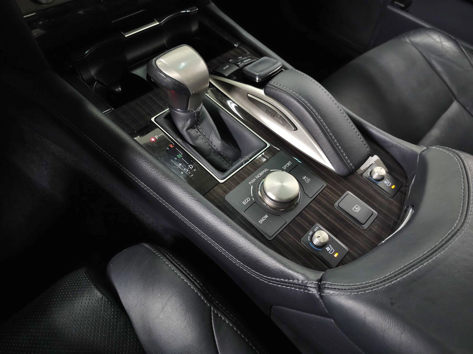 Used 2017 Lexus LS 460 AWD image 28