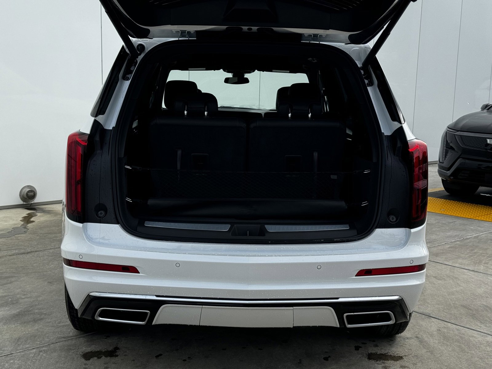 New 2025 Cadillac XT6 Luxury image 9