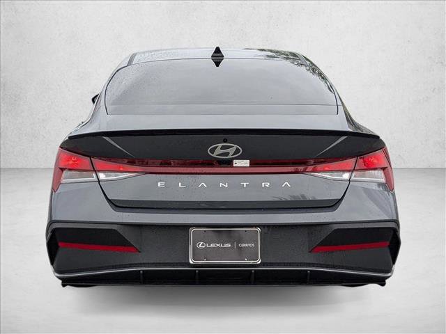 Used 2025 Hyundai Elantra Sport image 7