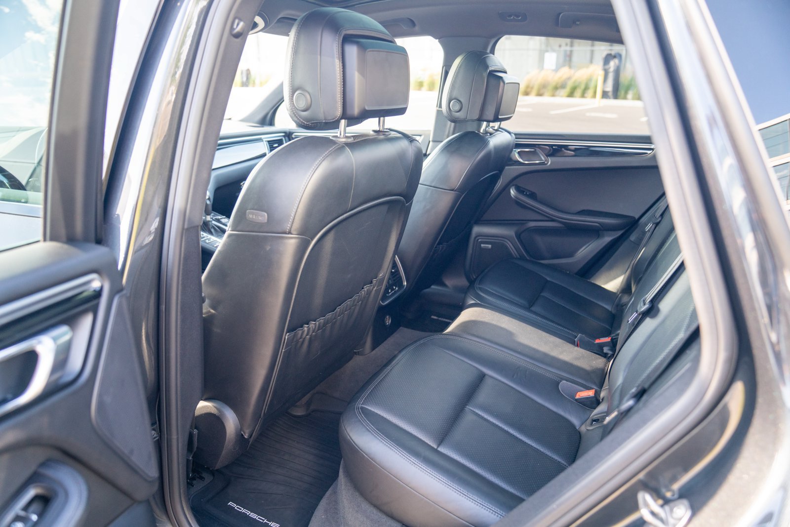 Used 2018 Porsche Macan S AWD/4WD image 23