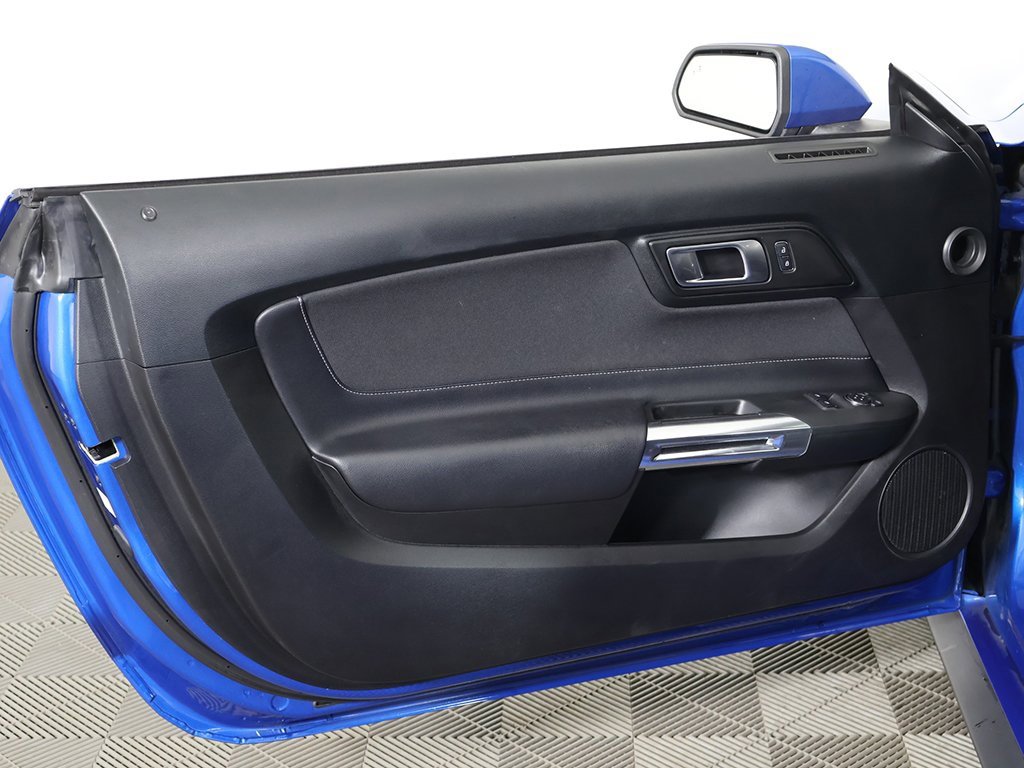 Used 2021 Ford Mustang Coupe image 19