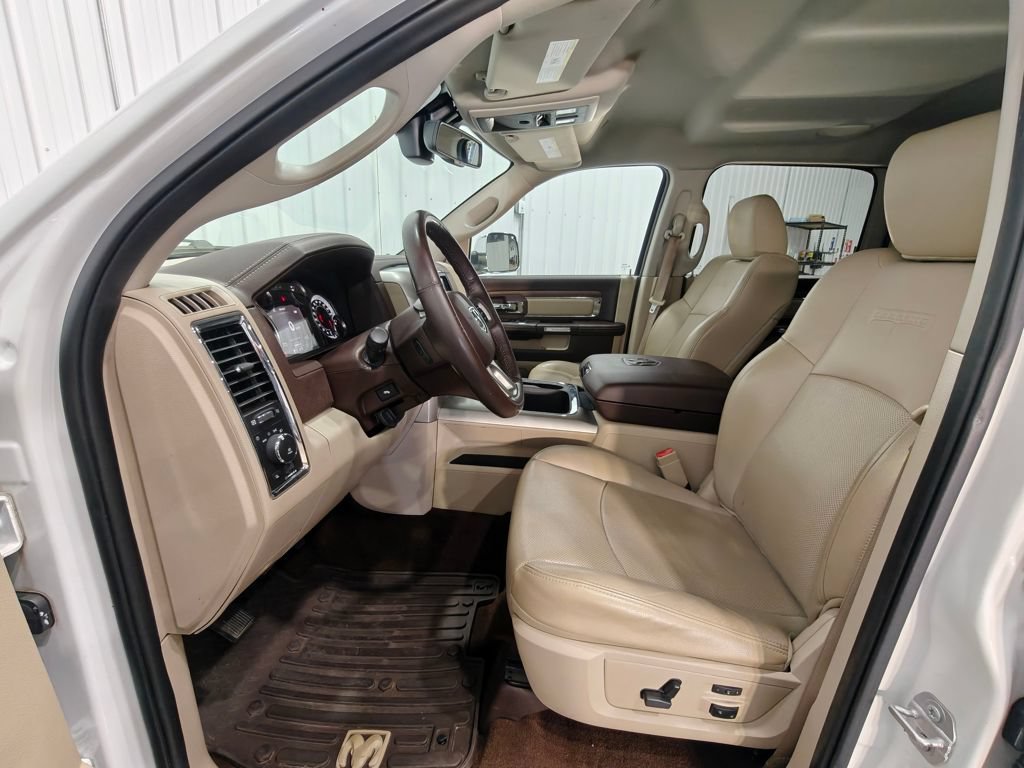 Used 2017 RAM 1500 Laramie w/ Convenience Group AWD/4WD image 34