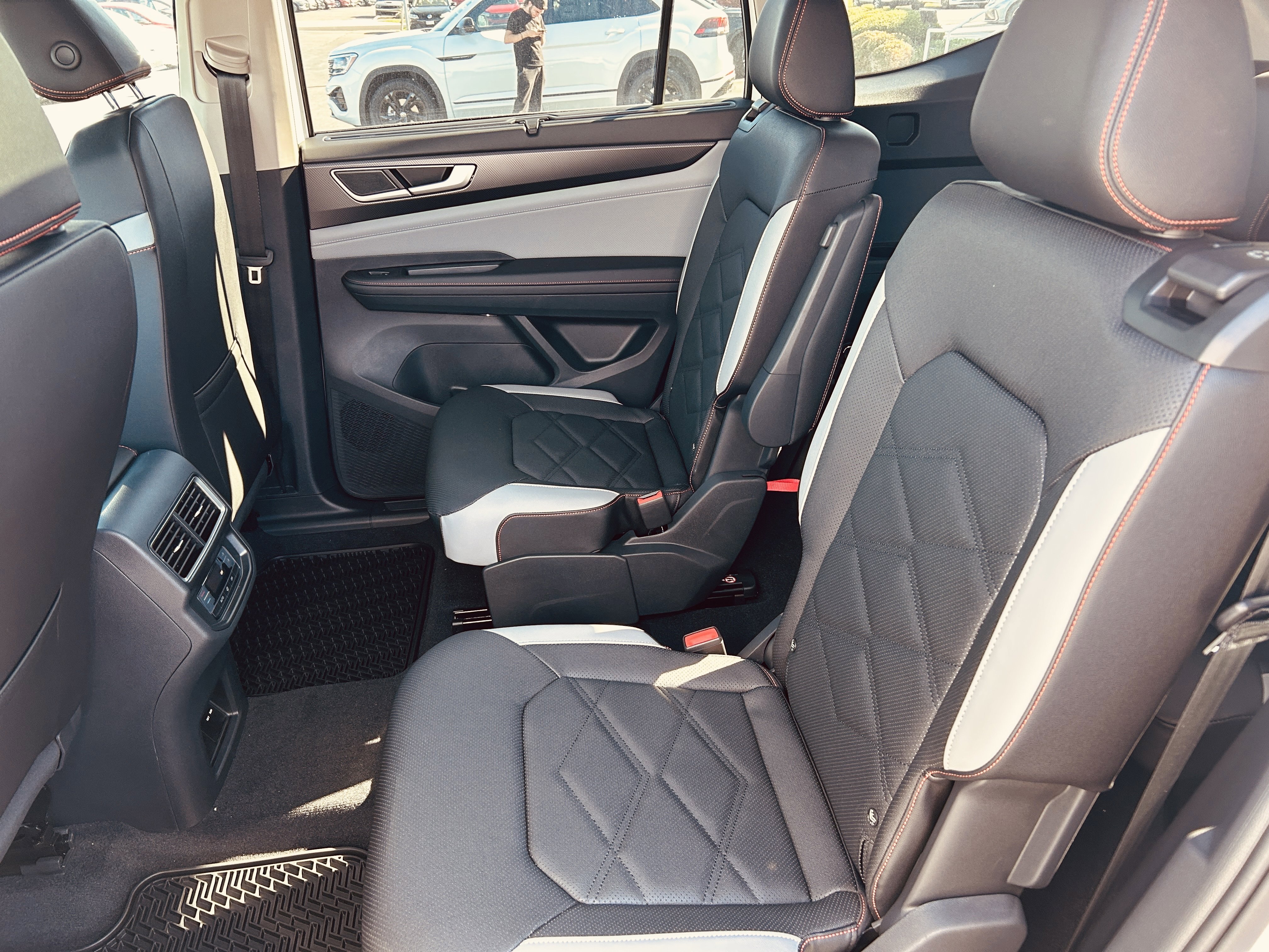 New 2026 Volkswagen Atlas Peak Edition image 23