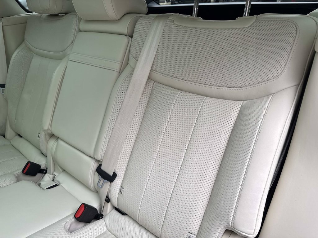 Used 2023 Land Rover Range Rover SE AWD/4WD image 15