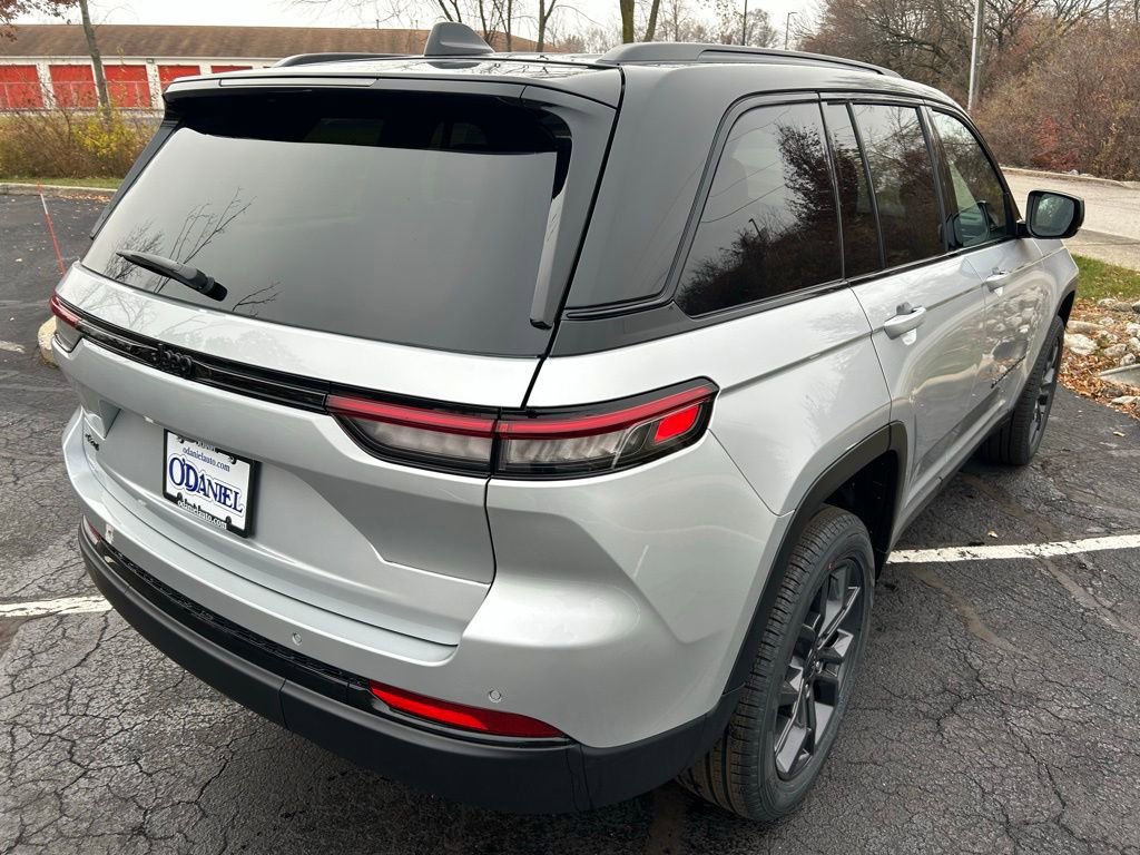 New 2025 Jeep Grand Cherokee Limited w/ Trailer Tow Package image 26