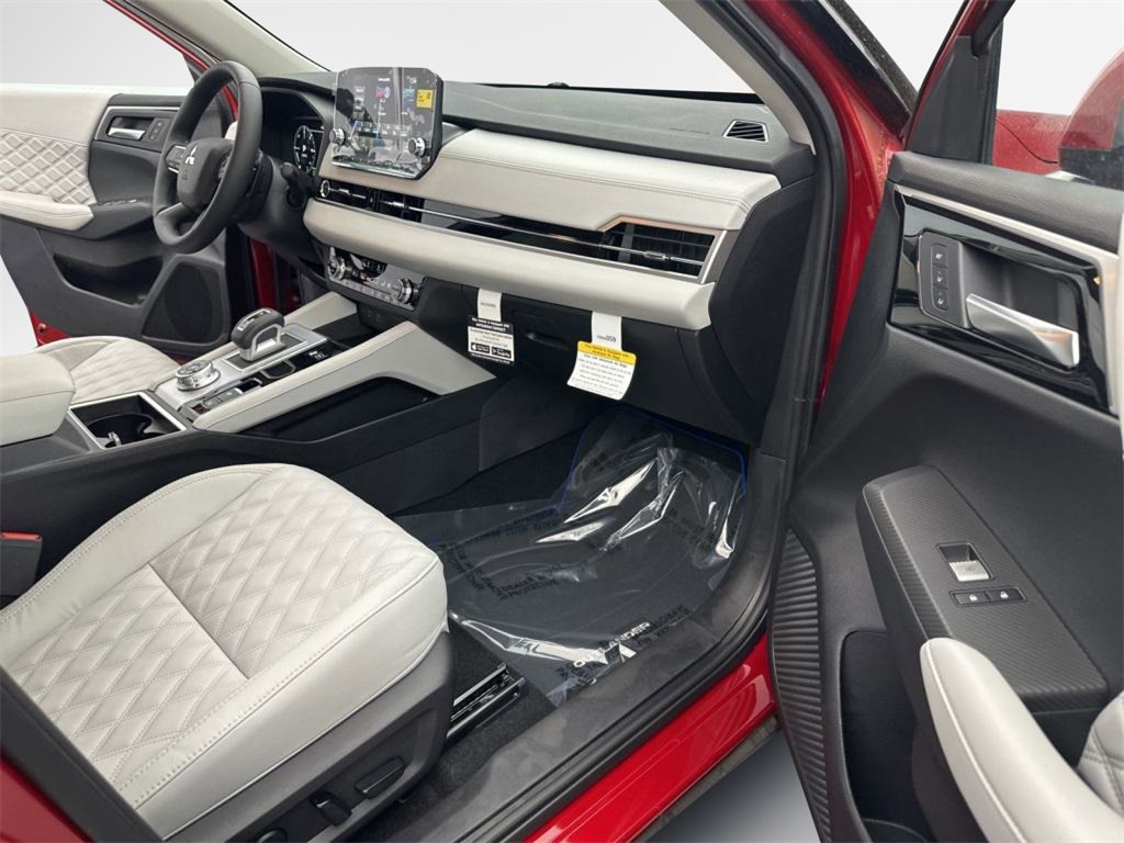 New 2025 Mitsubishi Outlander SEL image 34