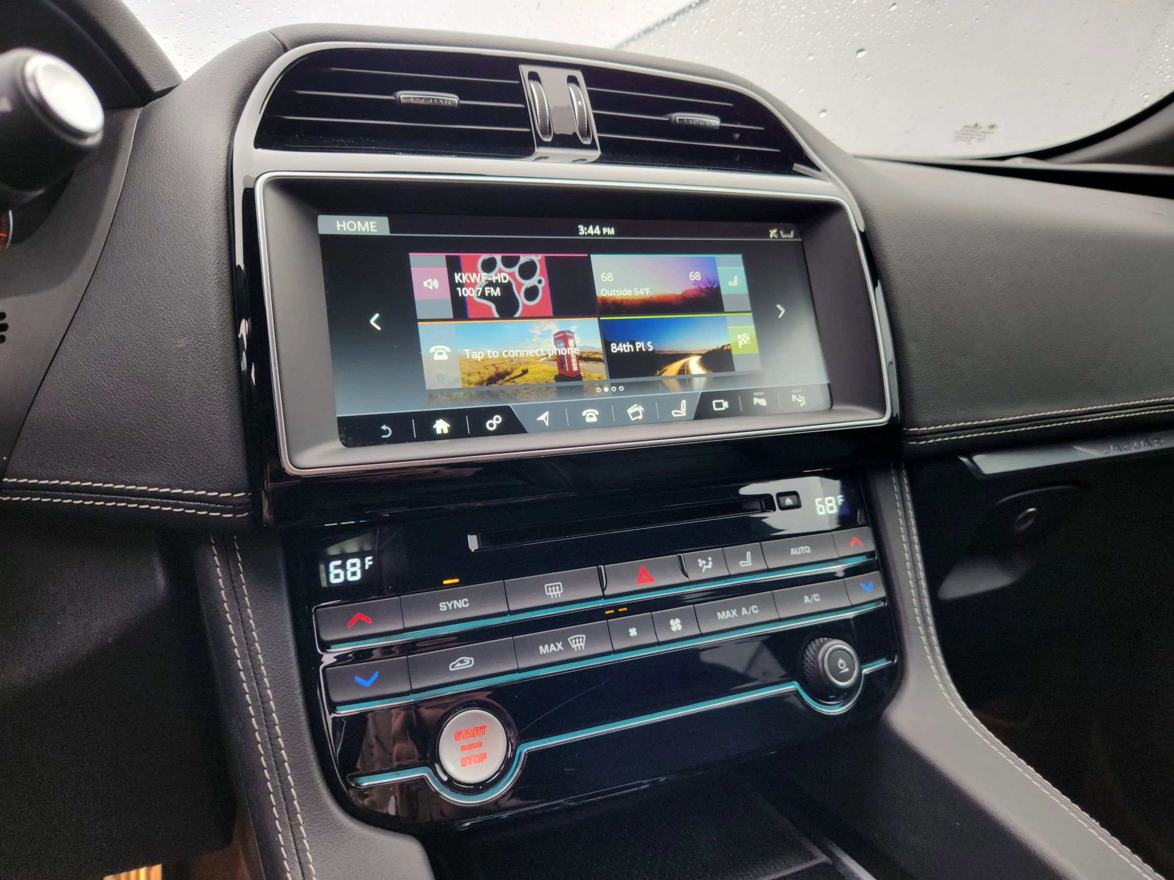 Used 2017 Jaguar F-PACE R-Sport image 15