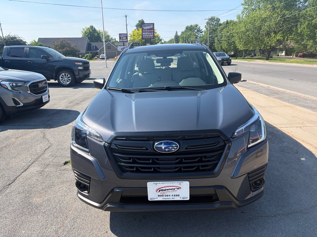 Used 2023 Subaru Forester AWD/4WD image 2
