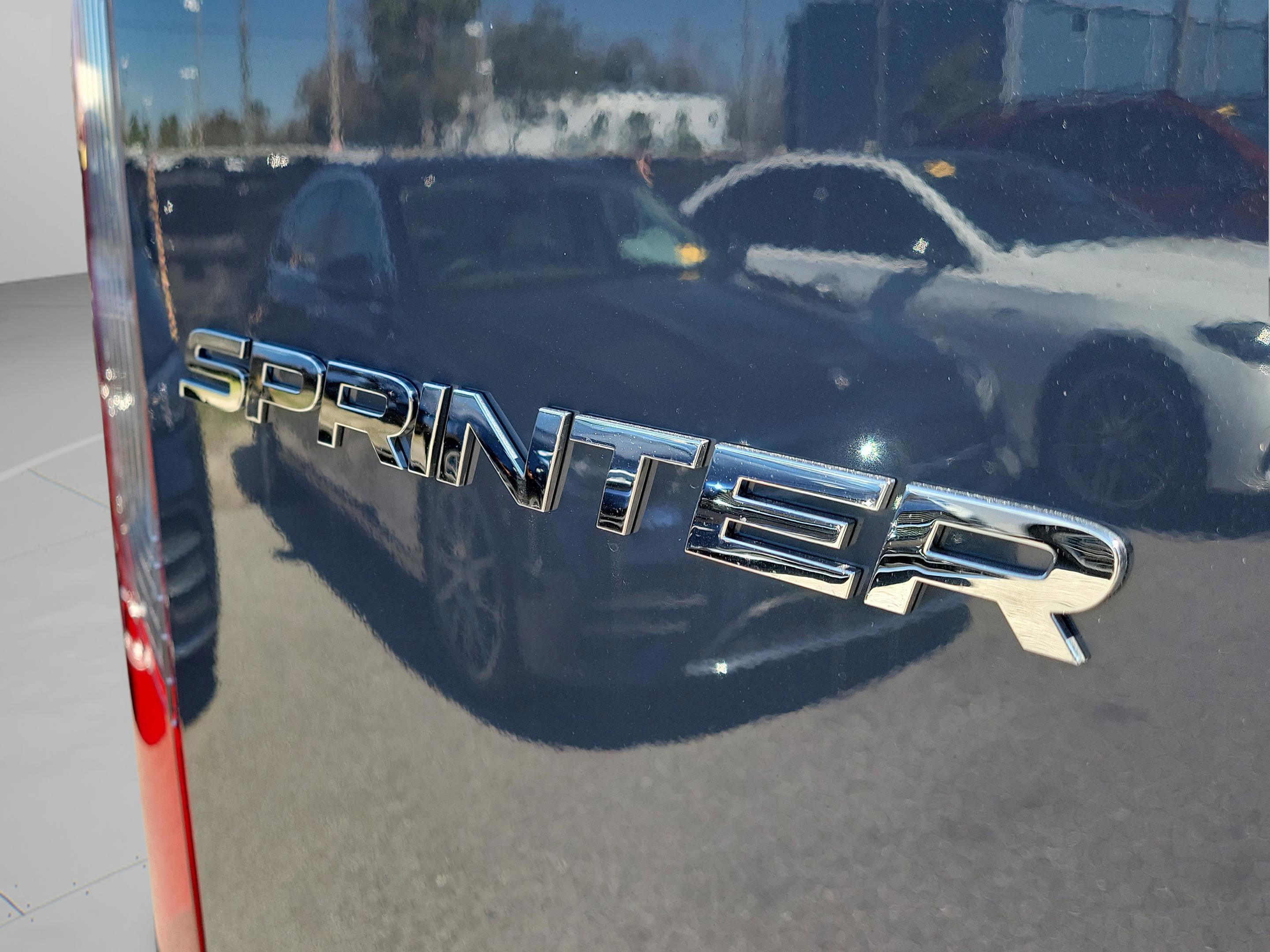 Used 2025 Mercedes-Benz Sprinter 2500 image 35