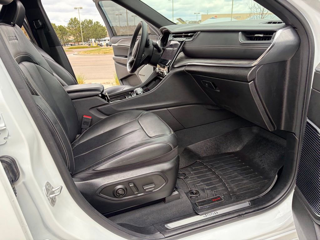 Used 2022 Jeep Grand Cherokee Overland AWD/4WD image 25