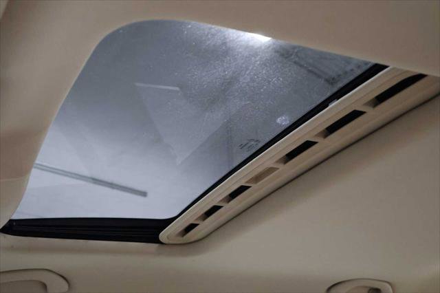 Used 2015 Volkswagen Passat TDI SEL Premium FWD image 18