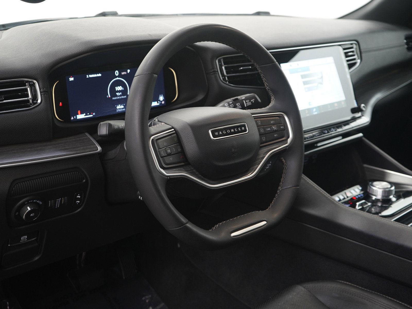 Used 2023 Jeep Wagoneer L Series II w/ Premium Group I image 26