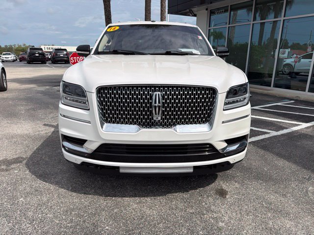 Used 2018 Lincoln Navigator Select w/ Technology Package AWD/4WD image 2