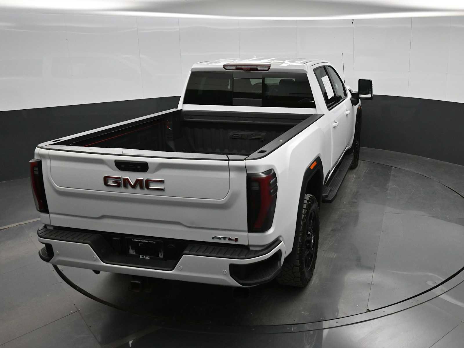 Used 2024 GMC Sierra 2500 AT4 w/ AT4 Premium Plus Package AWD/4WD image 32