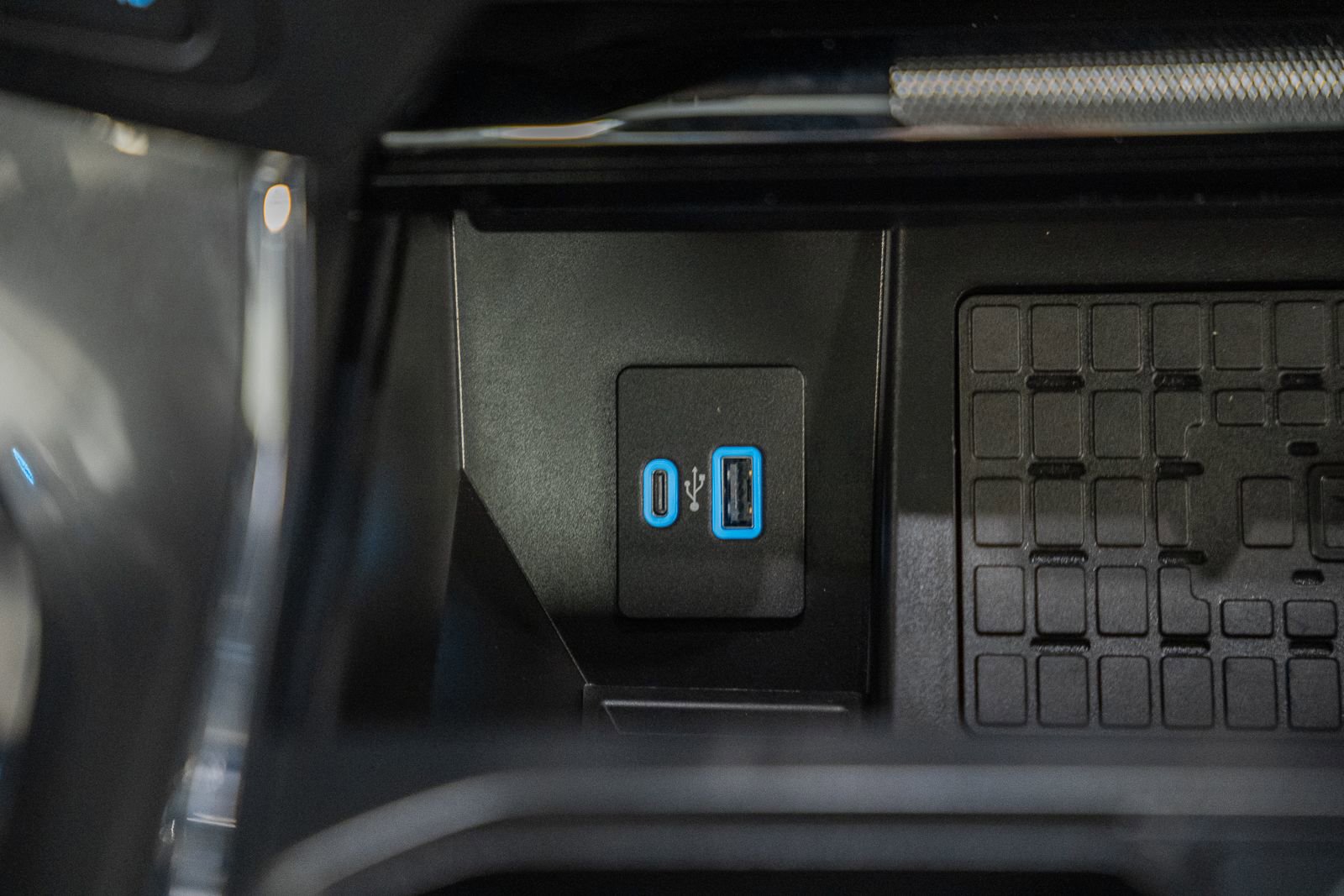 Certified 2023 Ford F150 Lariat w/ Equipment Group 502A High image 33