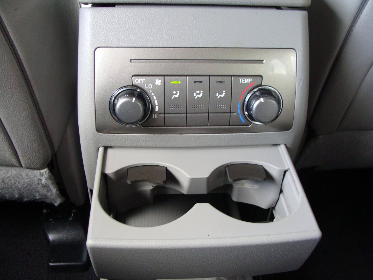 Used 2013 Toyota Highlander SE AWD/4WD image 26