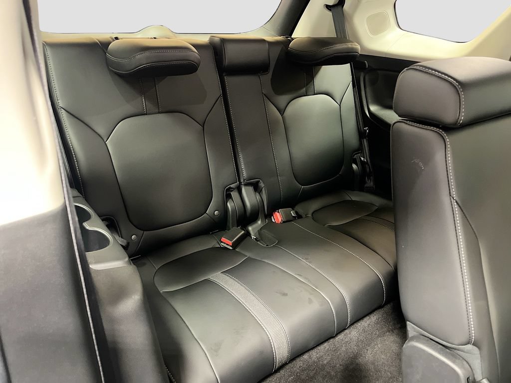 Used 2024 Honda Pilot Touring image 29