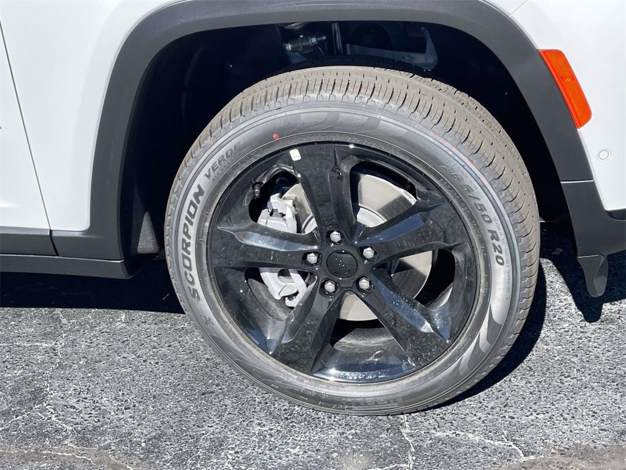 New 2025 Jeep Grand Cherokee L Limited w/ Luxury Tech Group II image 36